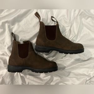 Blundstone brown leather boots